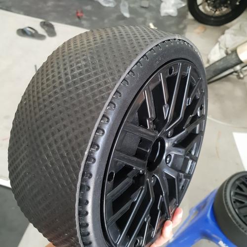 Foto Produk LAPISAN BAN KARET MOBIL AKI PLIKO, UNIKID, PMB, etc KW4 dari Have Fun With Me