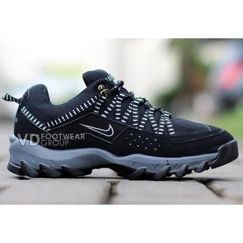 sepatu sport nike air max