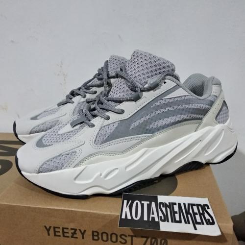 adidas yeezy 700 v2 static white
