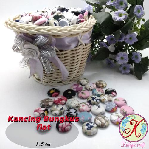 Foto Produk Kancing Bungkus Flat 1,5cm Motif per 100 pcs dari Kutique Craft