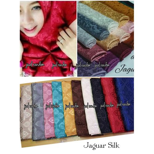 Foto Produk Hijab Segi Empat Satin Embos Jaguar - SERI : RANDOM dari Pusat Aneka Grosir