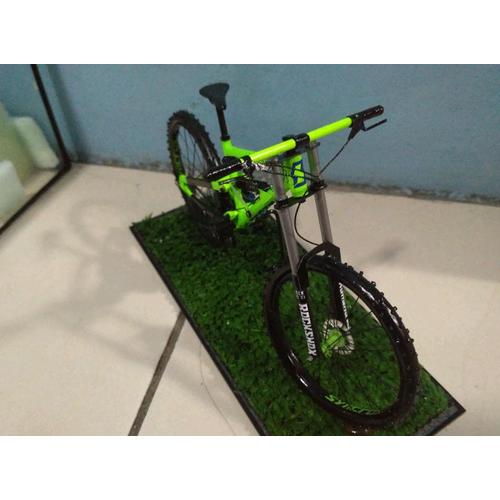Miniatur Sepeda Gunung Mtb Downhill Dh 