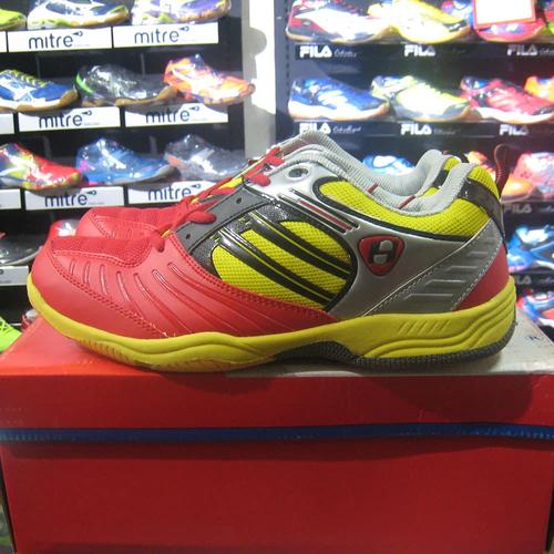 Foto Produk Sepatu Badminton Bulutangkis Hart HS 503 Merah Kuning Original dari Chioda Sports Market