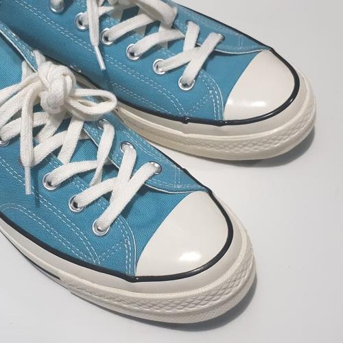 chuck taylor blue low