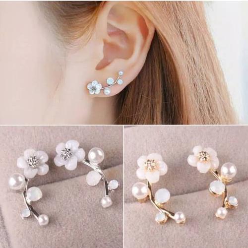 Foto Produk Anting Bunga Tusuk Aksen Permata Cantik A35 dari D Aksesoris
