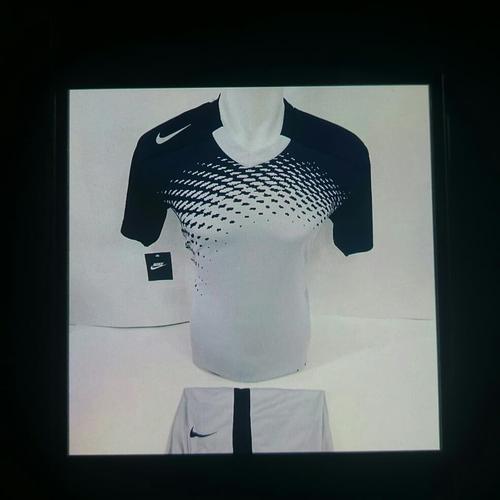 Foto Produk Baju Olahraga Pria Hitam Putih KW nike - Putih, M dari Toko Sport Dina