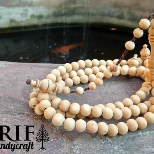 Jual TASBIH KAYU CENDANA asli orijinal Jember Istana