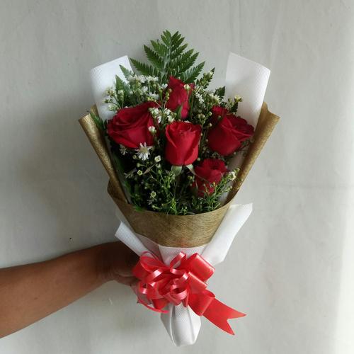 Foto Produk Bunga bucket wisuda hand bouquet hadiah ulang tahun bunga mawar fresh dari Freshcut Flower