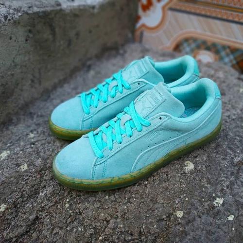 pumas suede easter pack