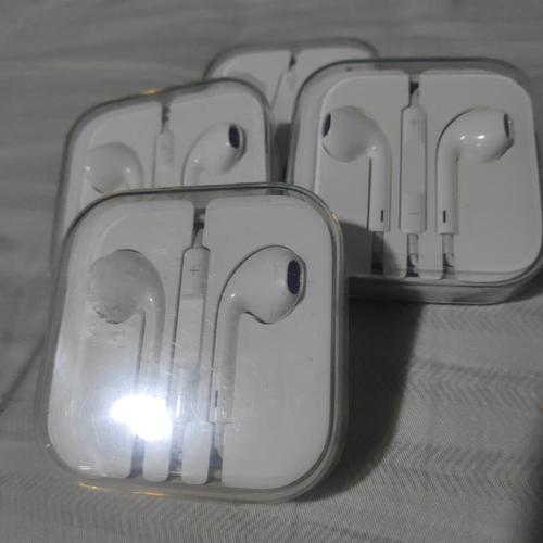 original Apple Earpods 3.5mm Plug \u0026 Lightning In-ear Earphones Sport  Earbuds Deep Richer Bass Headset For iPhone/iPad Android - buy original Apple  Earpods 3.5mm Plug \u0026 Lightning In-ear Earphones Sport Earbuds Deep