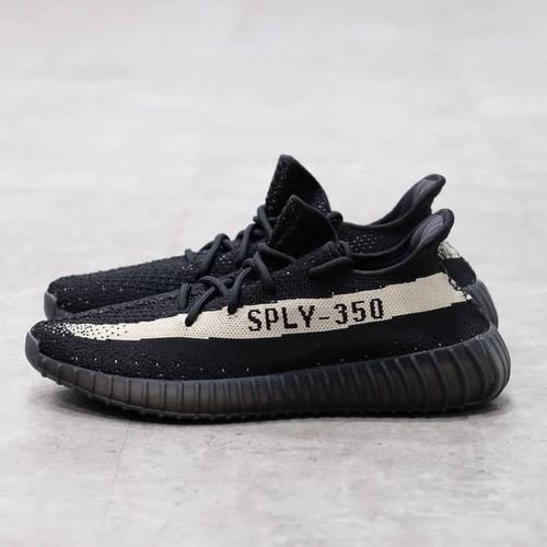 harga yeezy 350 v2 black
