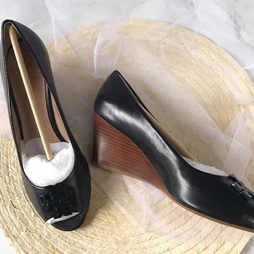 wedge pumps open toe