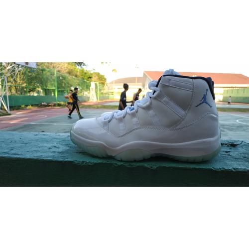 エアジョーダン11レトロ レジェンドブルー28cm エアジョーダン11レトロ レジェンドブルー28cm