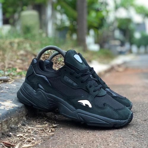 adidas falcon one