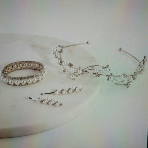 Foto Produk One bangle with clip hair n bendo dari artanto shops