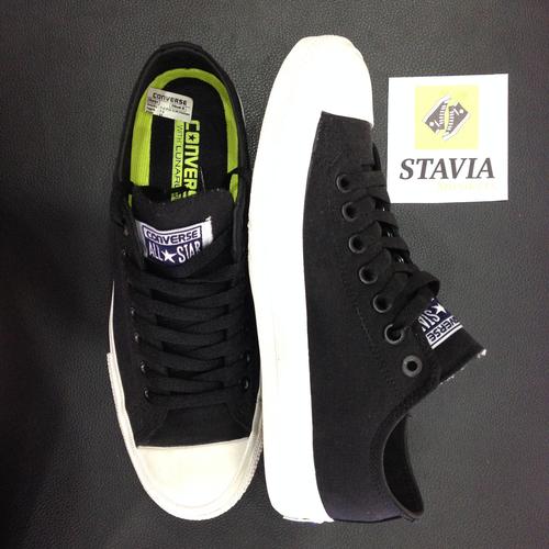 Converse with hotsell lunarlon adalah