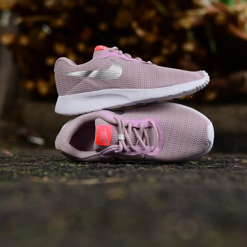 Jual SEPATU WANITA NIKE TANJUN PINK 
