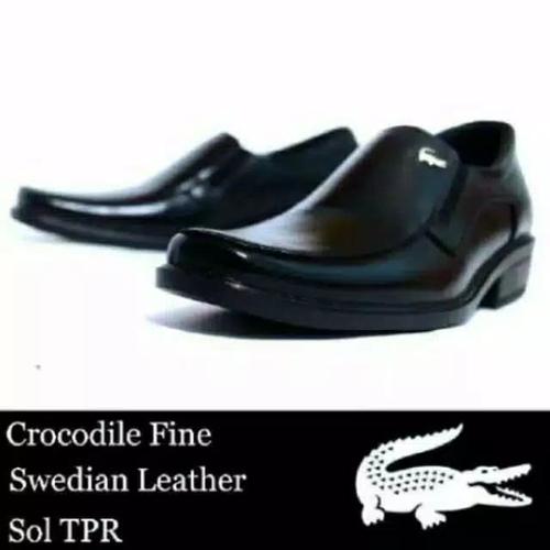 Foto Produk Sepatu Pantofel Pria CROCODILE Kulit Asli Formal Shoes Cowok (SF01) - Hitam, 38 dari raivastore