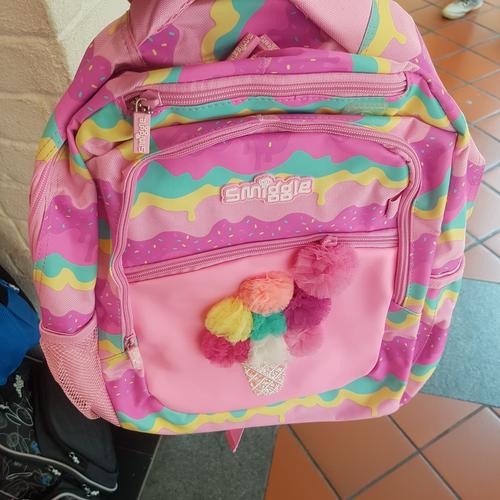 smiggle pink bag