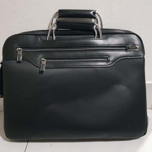 tumi arrive hamilton