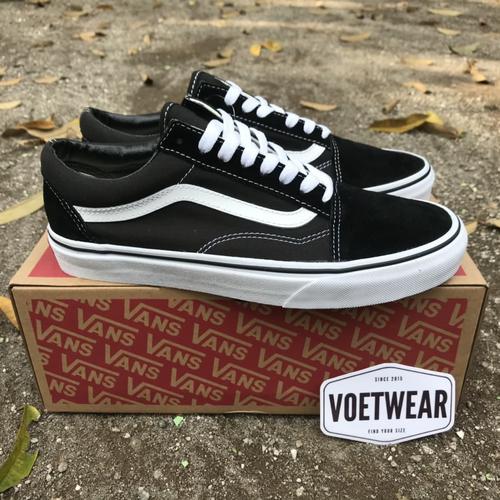 vans classic old skool sneakers in black and white