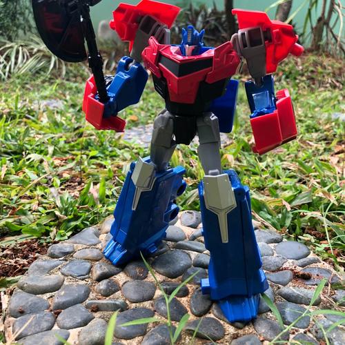 Foto Produk Mainan Robot Metal Transformer OptimusPrime-WeiJiang Warrior Commander dari toysmaniac