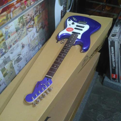Gambar Squier Contemporari Strat HSS Blue Metalik dari Chics Musik Store Jakarta Timur Tokopedia