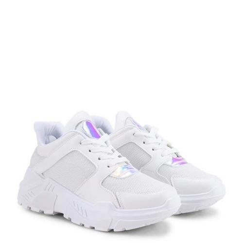 chunky sole sneaker