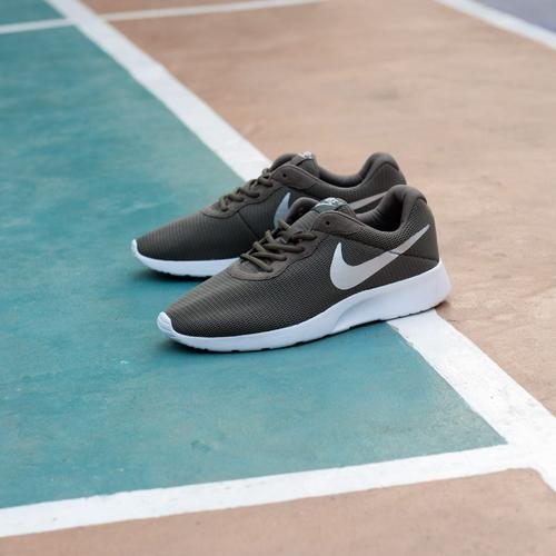Jual Nike tanjun olive silver - Olive, 44 - Kota Tangerang - Dedod sneakers  store | Tokopedia