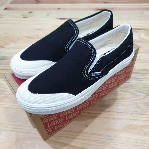 vans slip on half moon