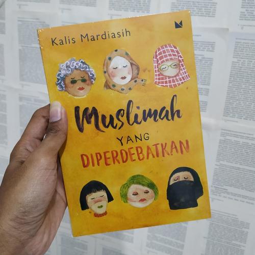 Foto Produk Muslimah yang Diperdebatkan dari Akal Buku