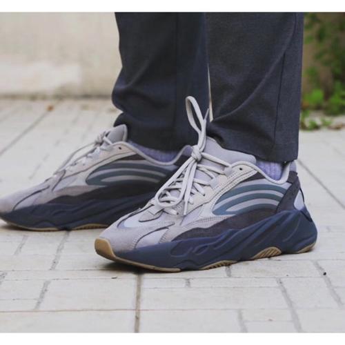 yeezy boost 700 cement