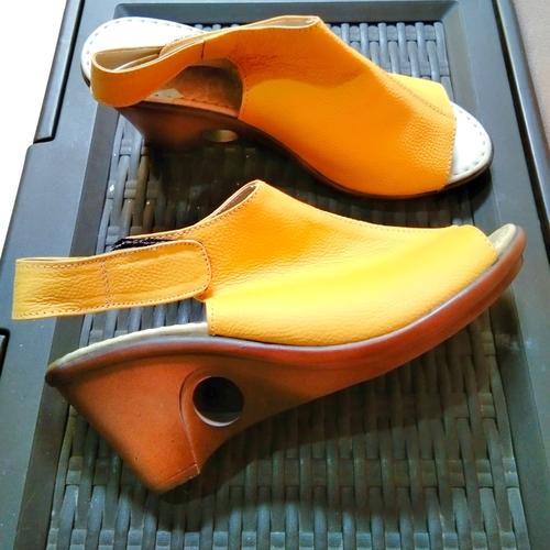 Foto Produk SEPATU SANDAL ASLI KULIT NEW dari Titenie Toko