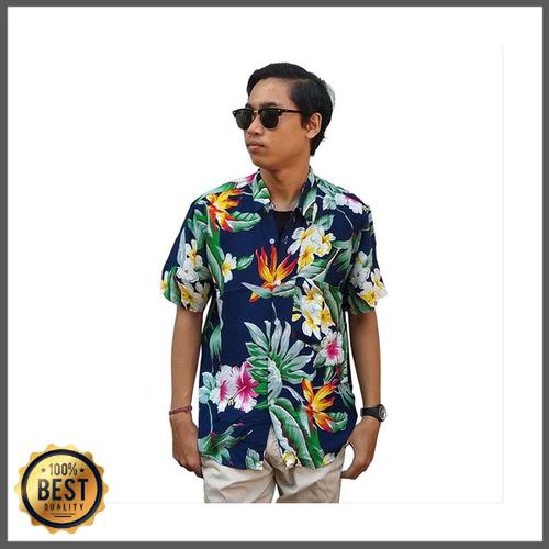 Kemeja dan Baju Bermotif Hawai