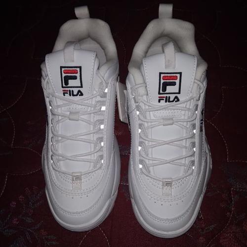 fila disruptor logo
