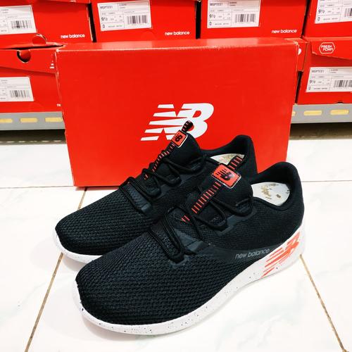 new balance district run
