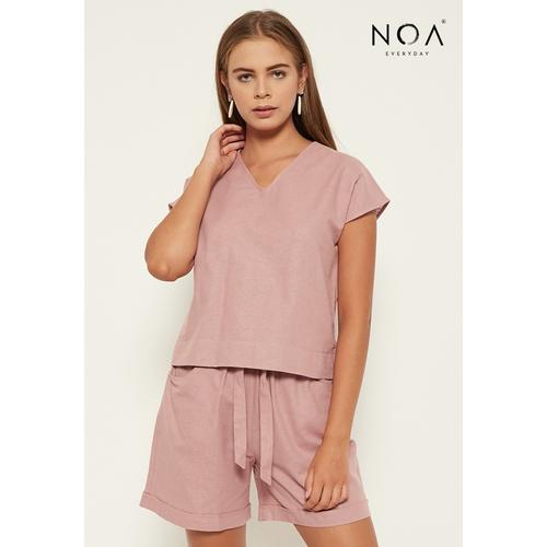 Foto Produk NOA Everyday Blouse Wanita YUNA Basic V neck Dusty Pink - M dari Noaeveryday