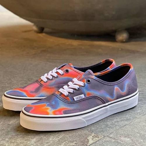 vans authentic dark aura