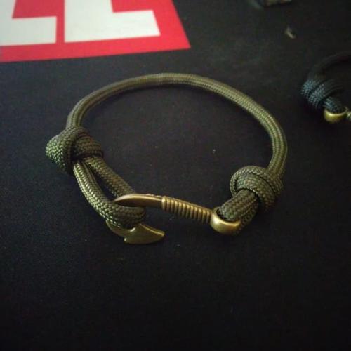 Foto Produk GELANG PRIA TALI PARACORD SURVIVAL SINGEL STYLE WITH TAIL FISH dari Bagia online shop
