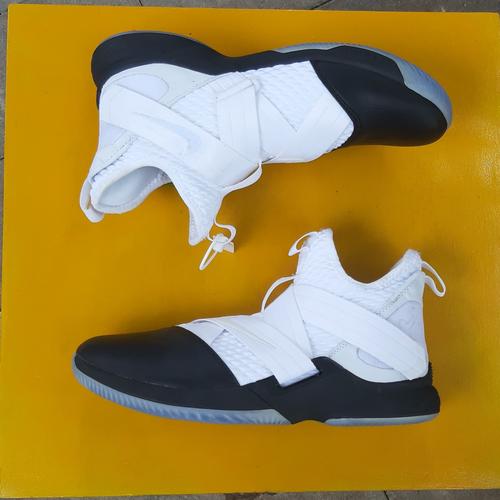 soldier 12 white