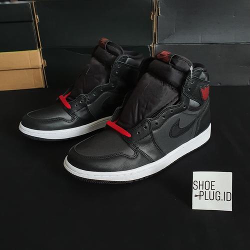 Jual nike air jordan 1 high black satin / adidas yeezy off white champion -  Kota Makassar - clinton | Tokopedia