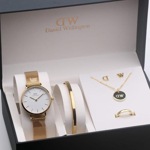 Jual Jam Tangan Wanita Fashion Set Model Elegant Eksklusif Putih Jakarta Pusat Www Ravastore Tokopedia