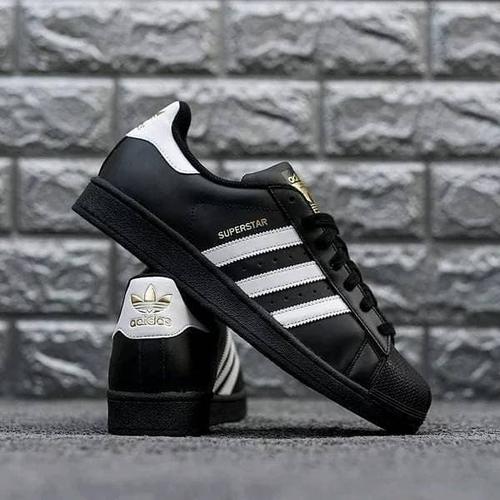 garis 3 adidas