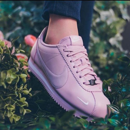 nike cortez size 4
