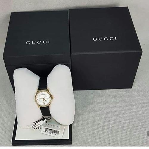 Jam tangan Gucci with leather strap 