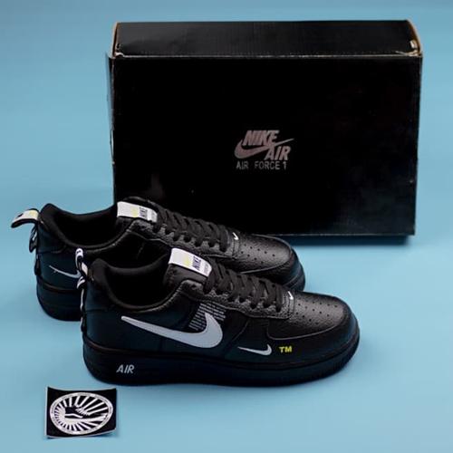 Jual NIKE AIR FORCE 1 LV8 UTILITY BLACK 
