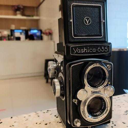 Foto Produk Kamera Yashica 635 dan 35 adapter. dari Harby Camera