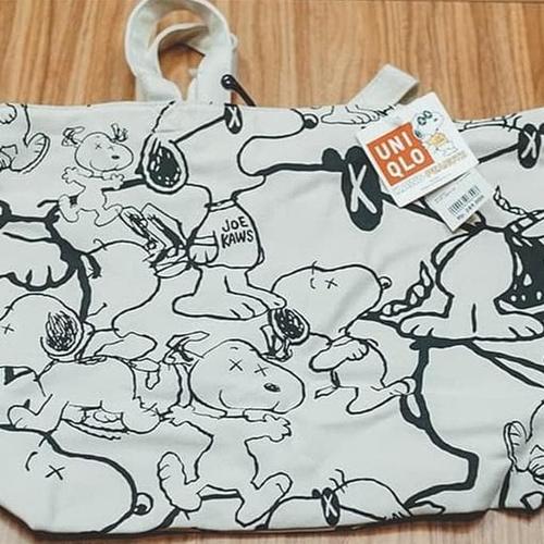 Jual Uniqlo X Kaws X peanuts snoopy 
