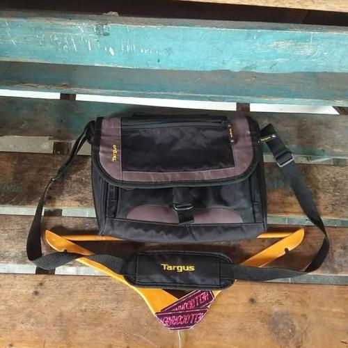 targus sling bag