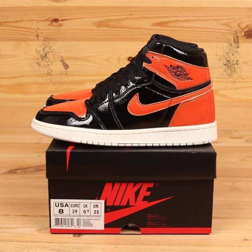 Jual NIKE Air Jordan 1 Retro High 